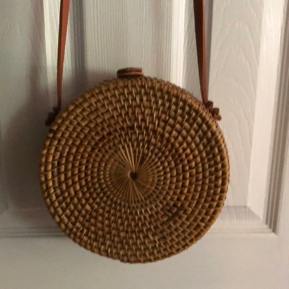 NWOT round wicker bag